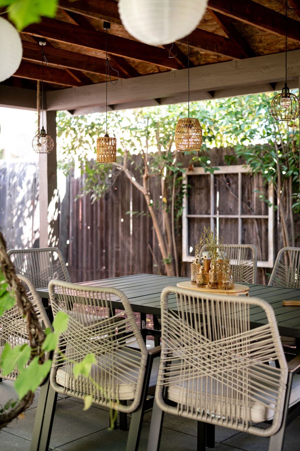 backyard-dining-at-our-folsom-airbnb